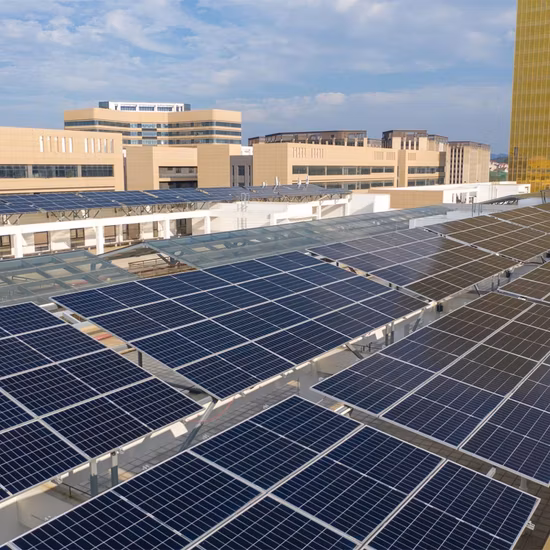 Sistema solar híbrido de 12,5 kwh con batería de litio/Hybrid Lithium Ess.